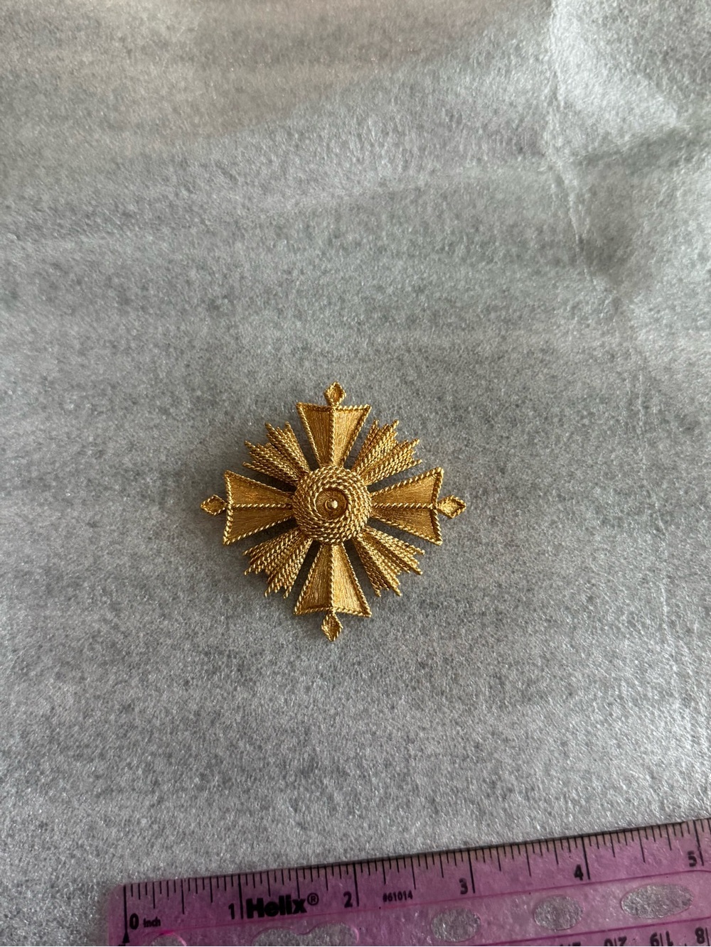 Vintage MONET Gold Sunburst Starburst Brooch Pin